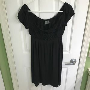 Black short sleeve dress size 6. Brand is muse